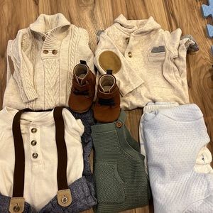 5 Newborn outfits with Robeez pair of shoes